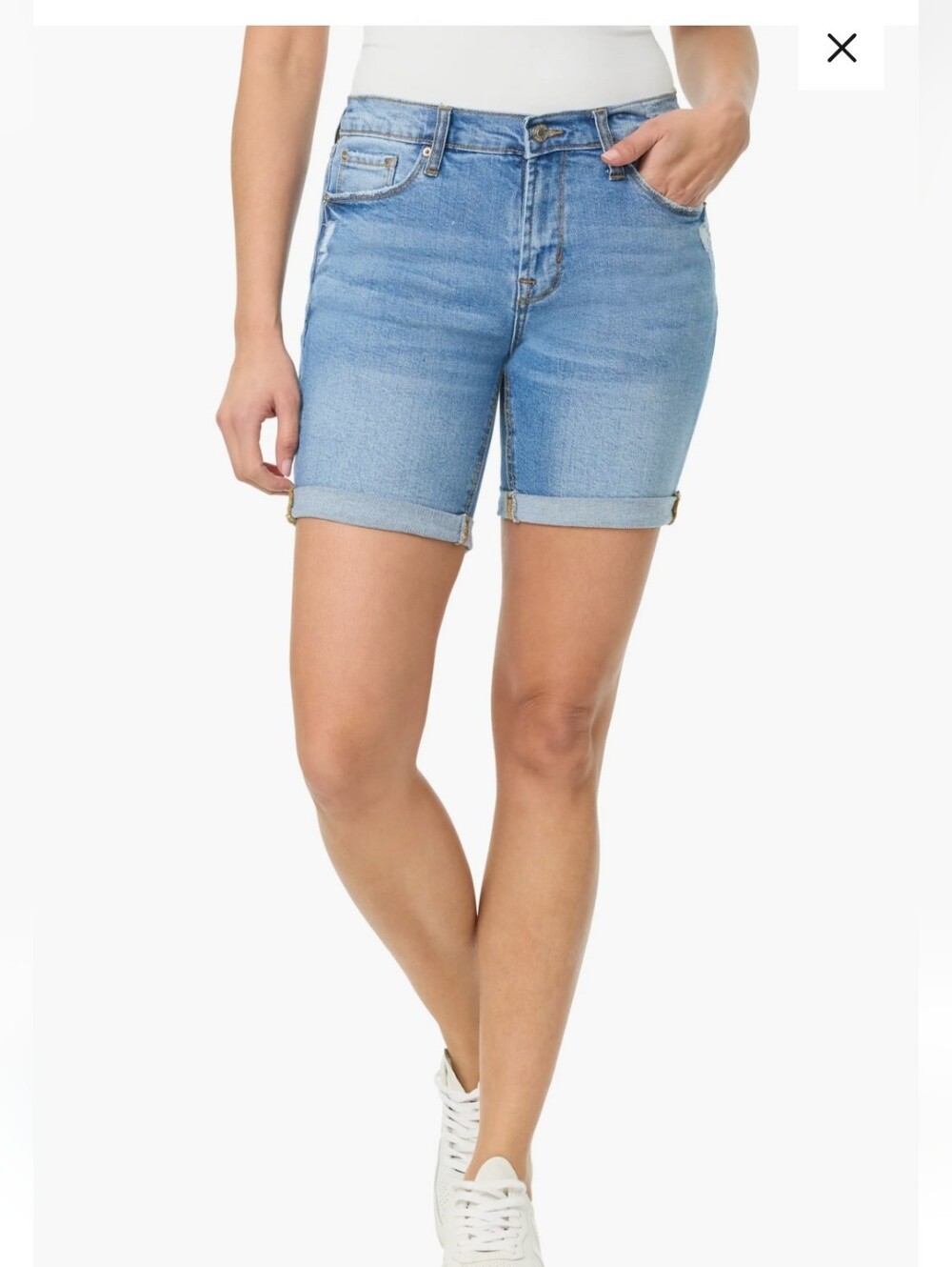 Kensie Jeans Women's The Short Cuffed Shorts. New With Tags.